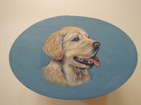 ペットロスの方がペットのリアルな似顔絵の注文（オーダー）前に見る作品～元気に笑う愛犬を立体感を出して描いた肖像画のグッズ